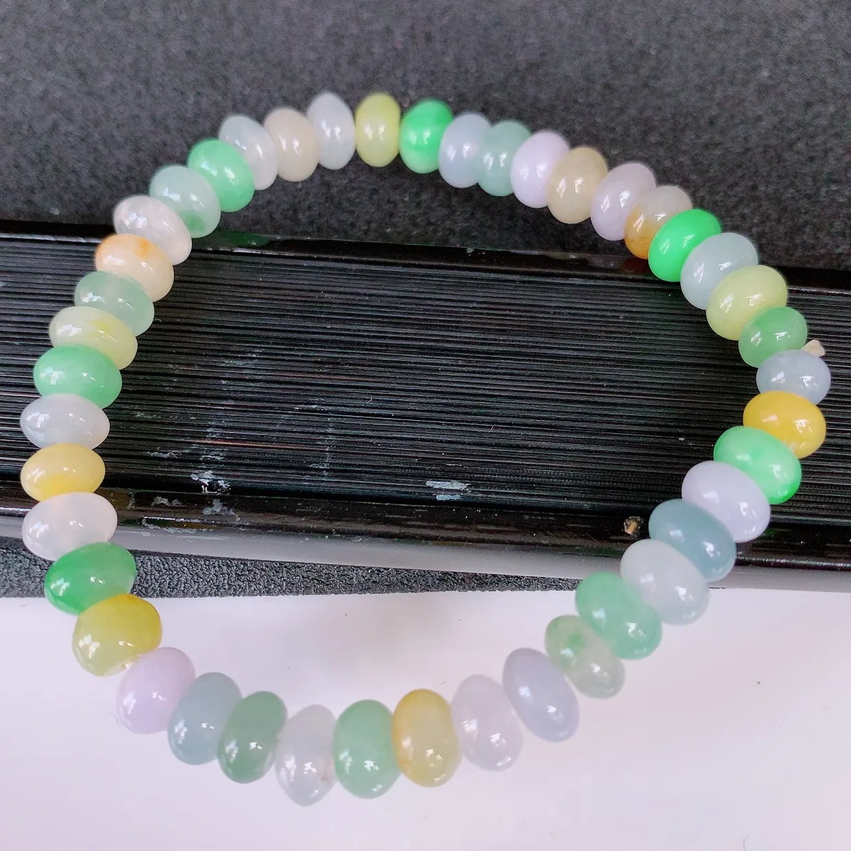 自然光实拍，冰多宝翡翠手链，多彩翡翠手串，颜色丰富，料子细腻，高档大气，自戴送礼佳品！#46.28取一尺寸7