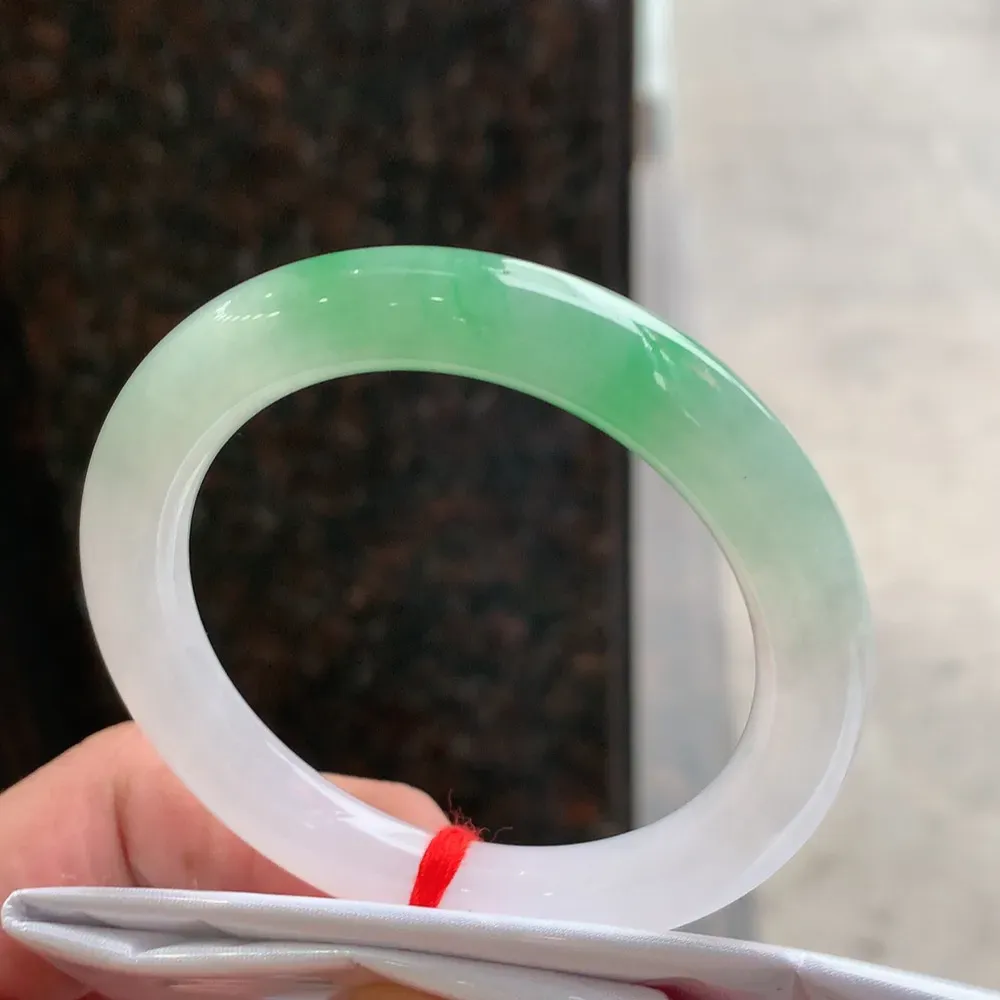 圆条冰翠绿 无瑕 尺寸:52.1/9.4 色好