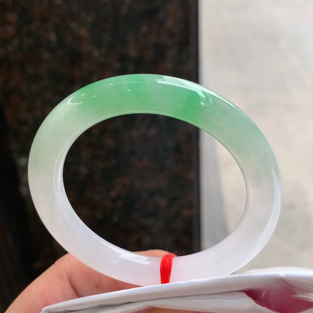 圆条冰翠绿 无瑕 尺寸:52.1/9.4 色好