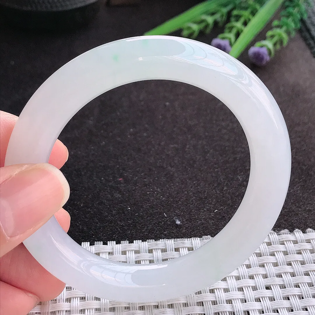 实拍A货翡翠54.5/10.4/10.3老坑冰胶果冻月光白圆条手镯翡翠玉镯手环