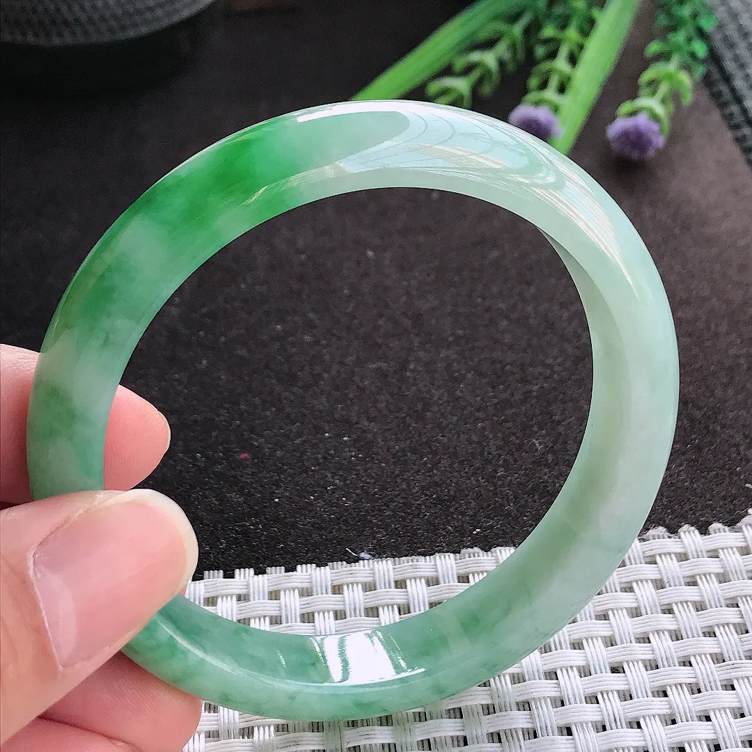 实拍A货翡翠58.5/12/7.5老坑冰胶飘阳绿手镯宽边玉镯手环