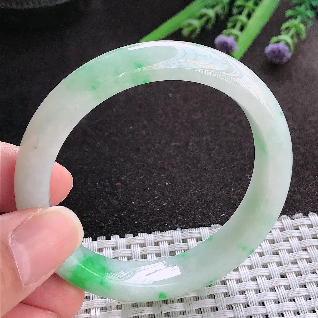 实拍A货翡翠53.5/11.6/8.1老坑精美冰润飘阳绿手镯宽边玉镯手环