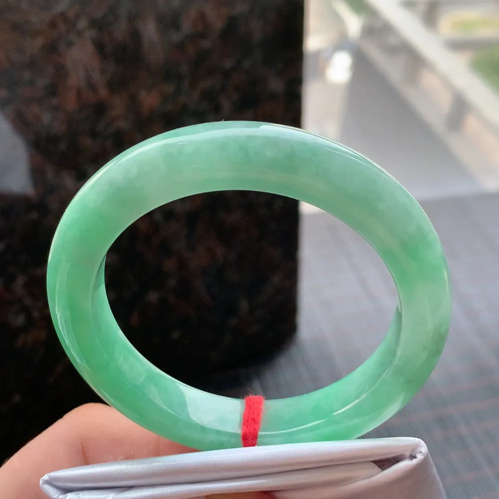 正圈冰糯翠绿 无瑕 尺寸:55.5/11.4/9.3 色好