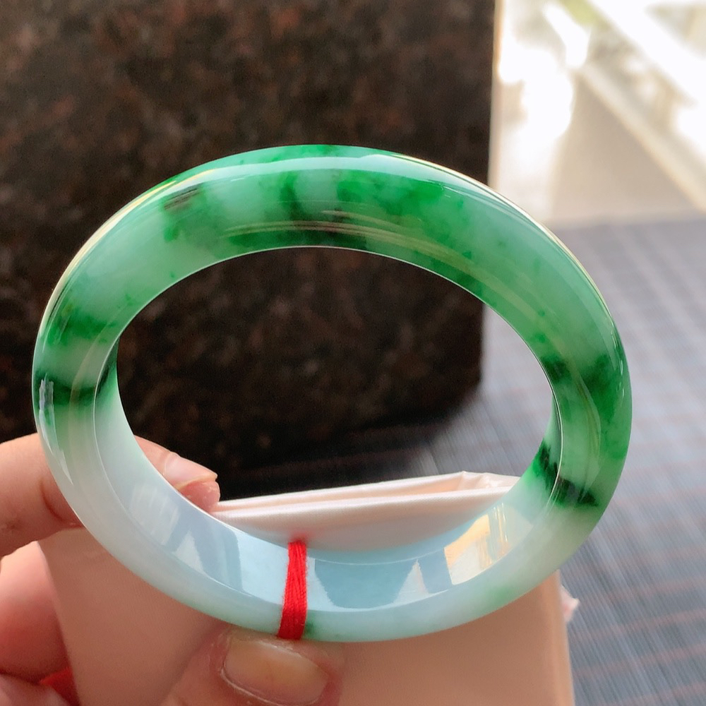 正圈一大节辣绿 无瑕 尺寸:57.1/13.1/9.7 色辣