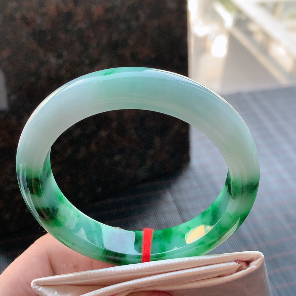 正圈一大节辣绿 无瑕 尺寸:57.1/13.1/9.7 色辣