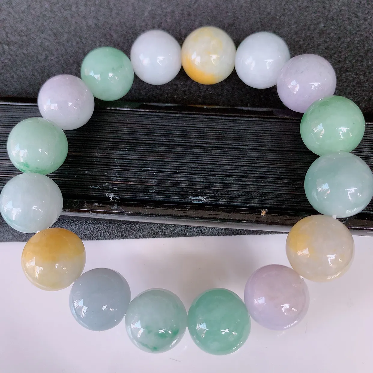 自然光实拍，大颗冰润多宝翡翠手链，多彩翡翠手串，颜色丰富，料子细腻，高档大气，自戴送礼佳品！#46.