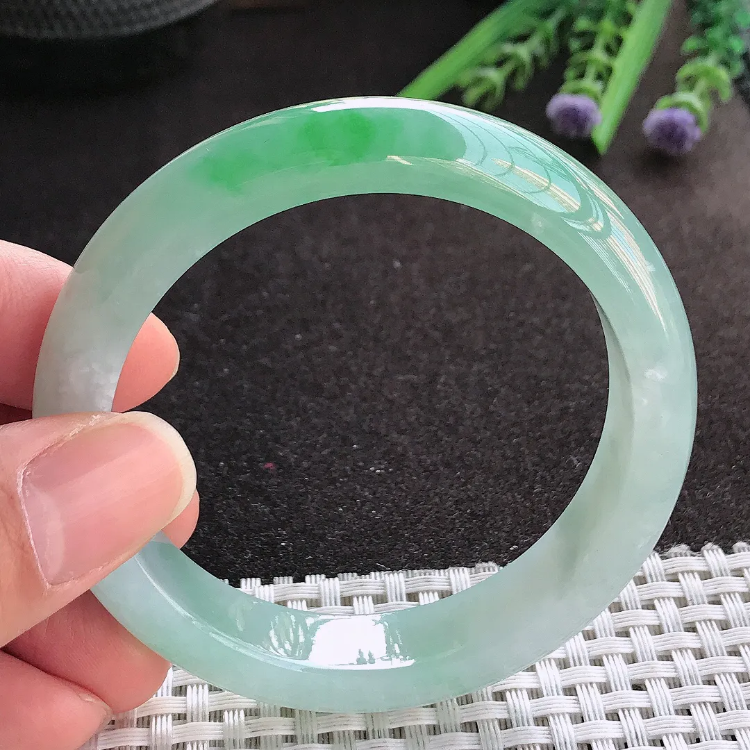 实拍A货翡翠55/12.6/8.3老坑冰胶果冻飘阳绿手镯宽边玉镯手环