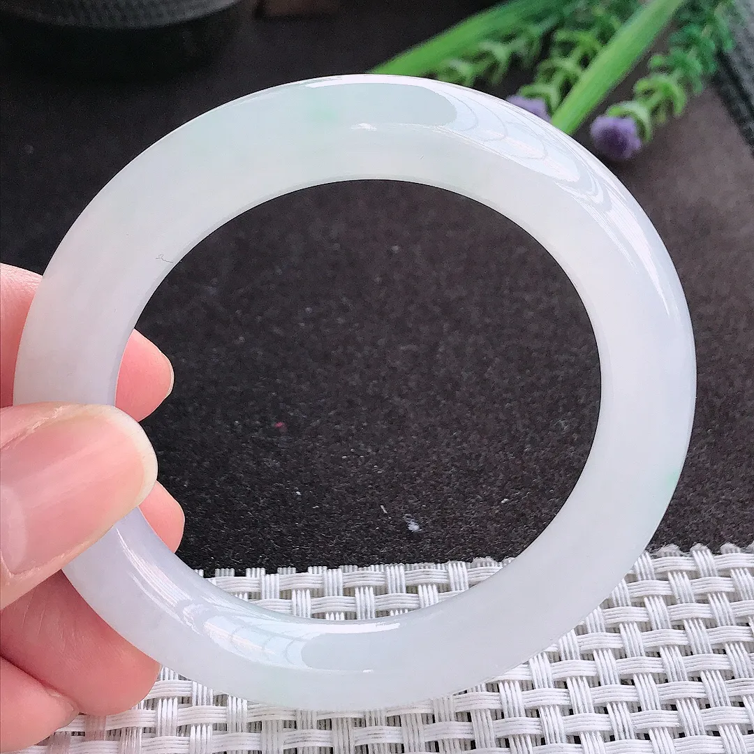 实拍A货翡翠54.5/10.4/10.3老坑冰胶果冻月光白圆条手镯翡翠玉镯手环