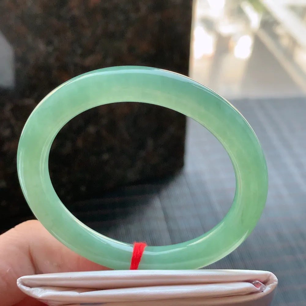 圆条冰绿 无瑕 尺寸:52.6/8.4 冰润🥰🥰