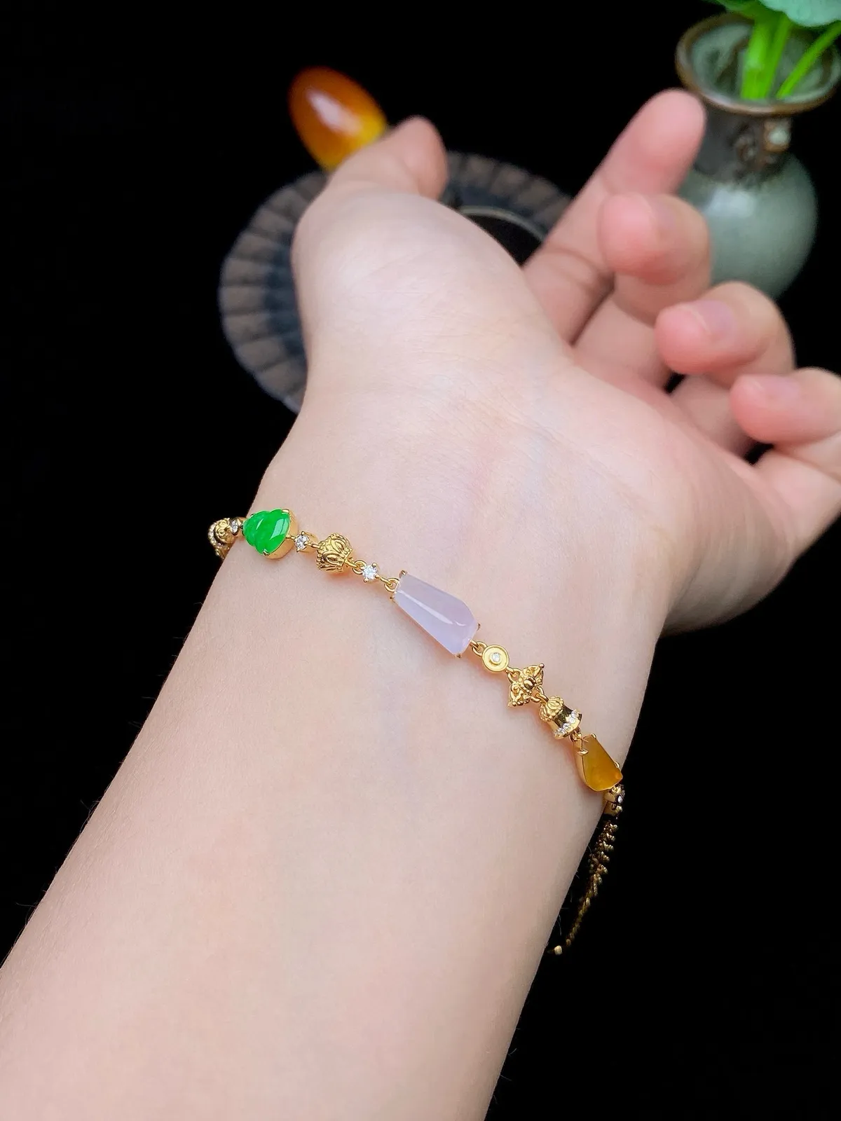 【冰种紫罗兰、黄随形+绿葫芦面组合镶嵌手链】颗颗冰透，饱满圆润，光泽闪耀，流行款，18K金钻镶嵌，裸