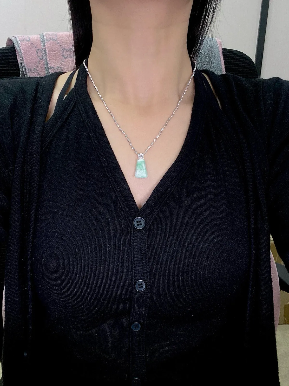 【冰种飘绿无事牌】老坑雪花棉，质地细腻，种水色俱全，冰透闪亮，18k金钻镶嵌，裸石尺寸17.6*12.4*2.8毫米