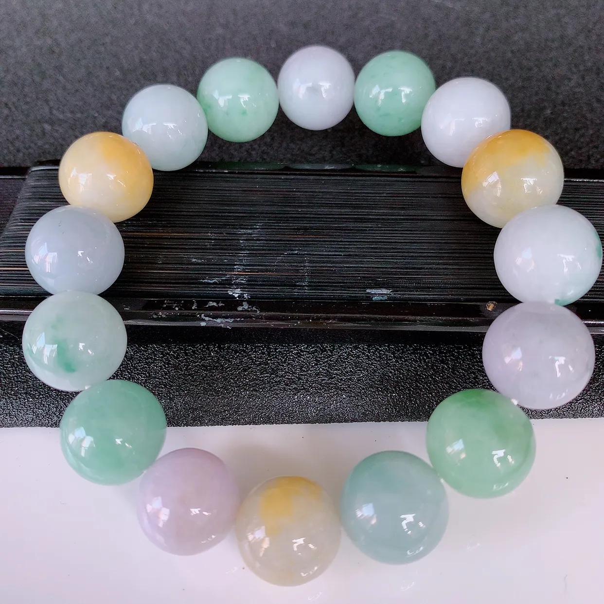 自然光实拍，大颗冰润多宝翡翠手链，多彩翡翠手串，颜色丰富，料子细腻，高档大气，自戴送礼佳品！#46.28取一尺寸13.2