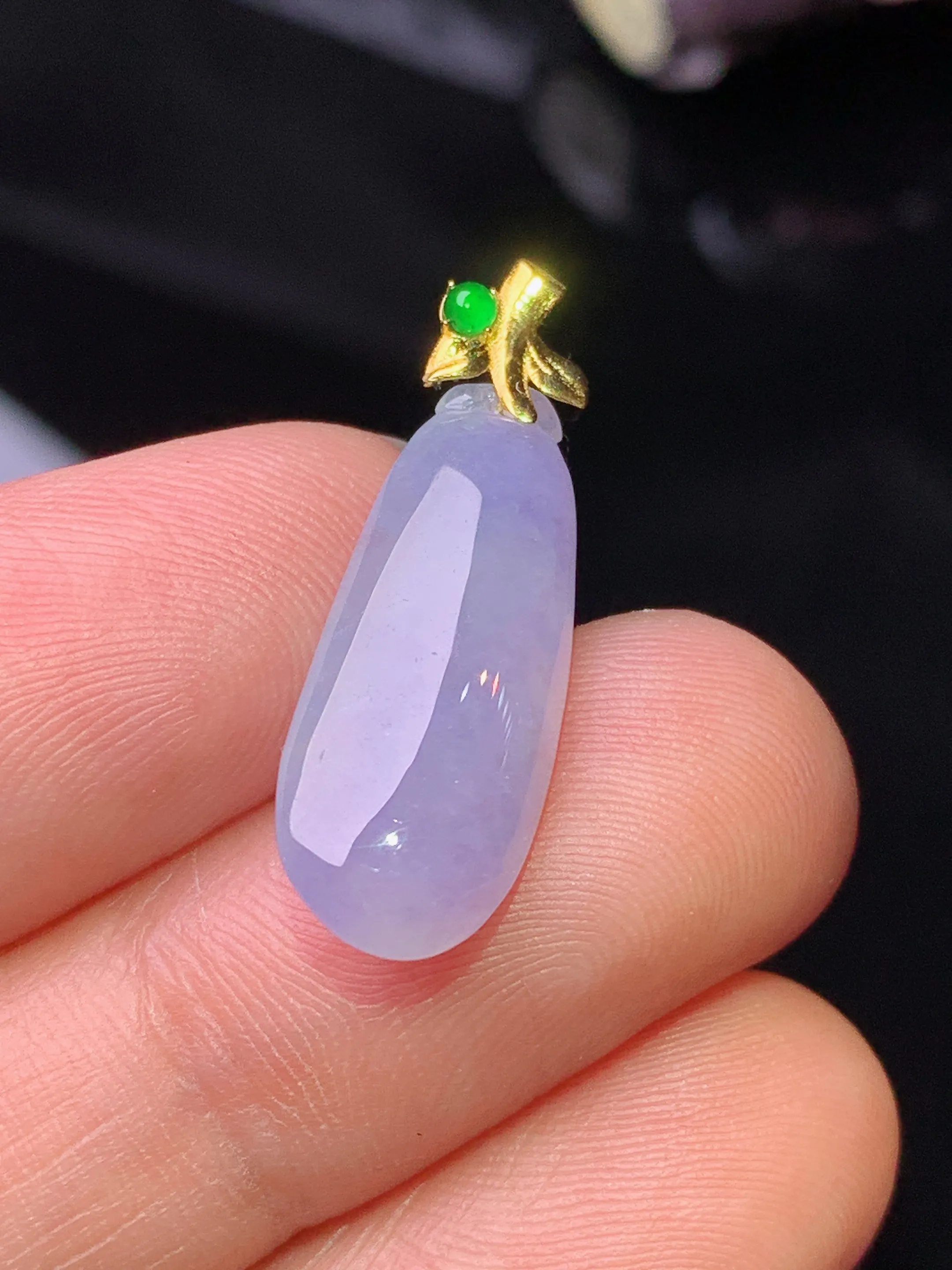 18k金镶嵌紫罗兰福瓜吊坠 玉质细腻 色泽清新艳丽 整体尺寸25*8.3*4.5