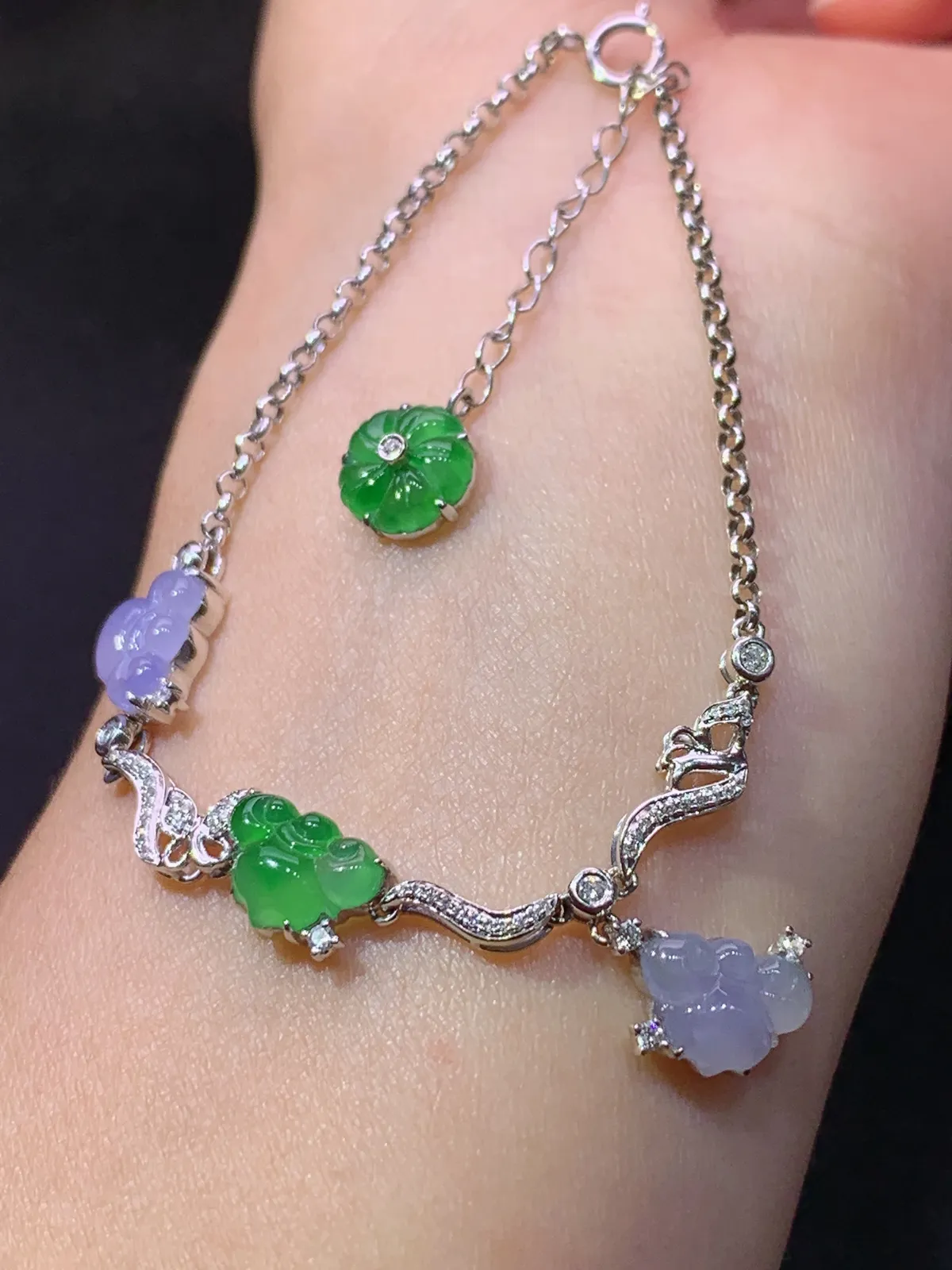 冰紫阳绿如意手链，18k金镶嵌，款式新颖，冰润鲜艳，种水足，Sa 尺寸9.1*6.6*2.5
