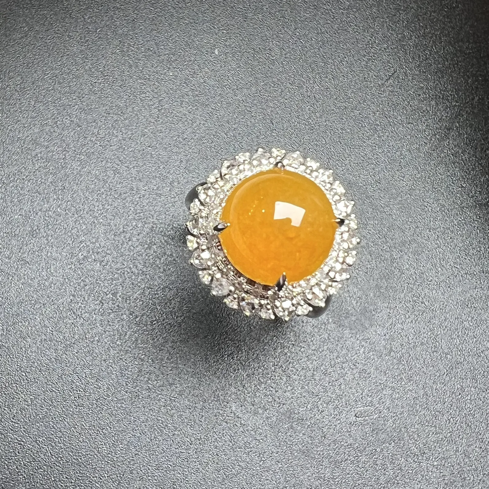 天然黄戒指整体尺寸16.6*16.5*14.7 裸石尺寸10.7*6.3