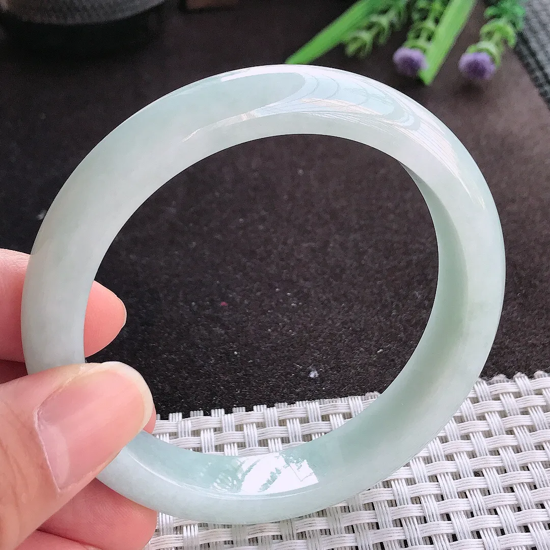 实拍A货翡翠60.5/12.8/8.6老坑秀气油润大圈口手镯宽边玉镯手环
