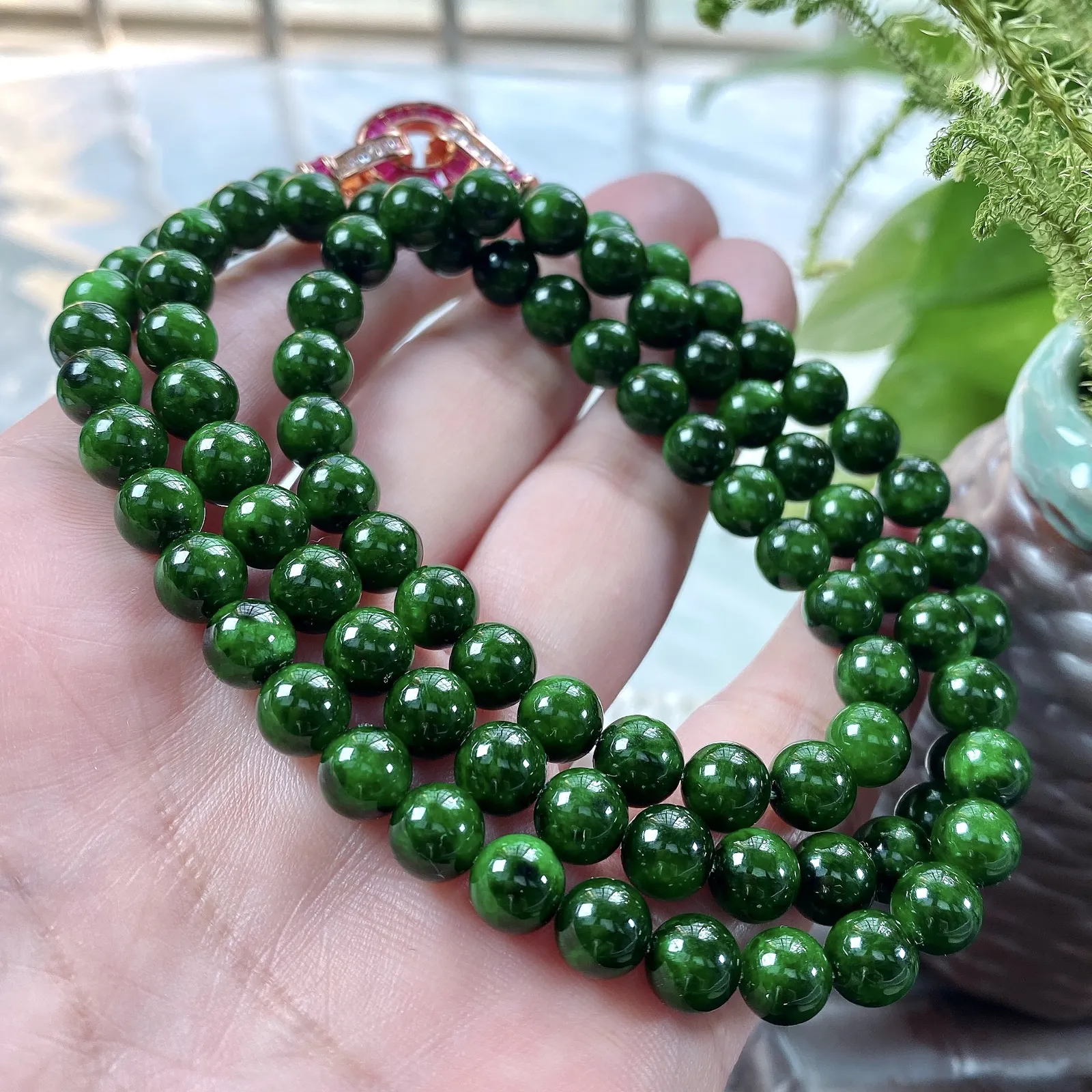缅甸天然翡翠A货，卡7.6水润辣绿圆珠项链手链，尺寸：7.6mm/88颗，长度670mm，重量：67.77g