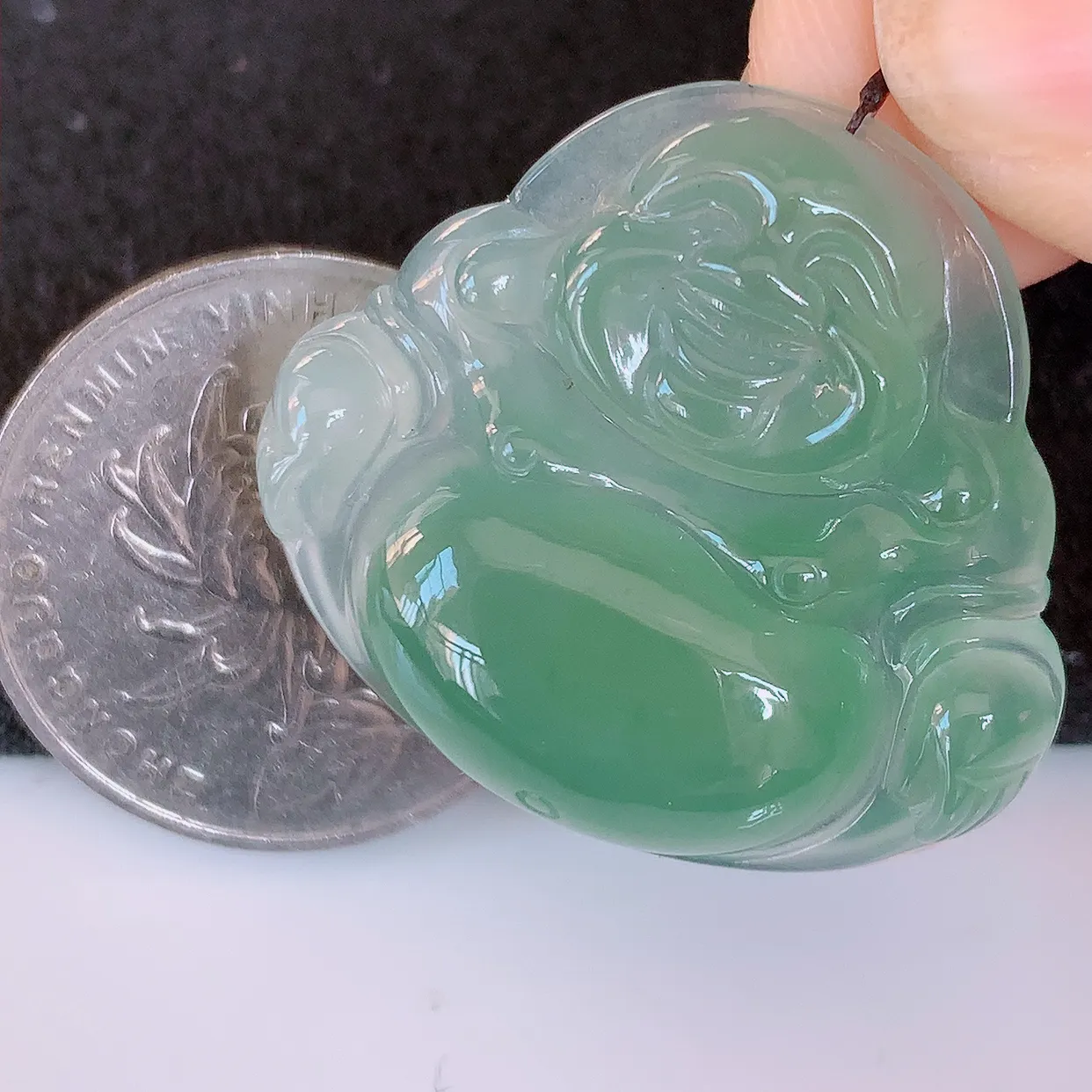 自然光实拍，冰种满绿翡翠佛公吊坠， 玉笑佛，饱满，开脸喜庆，配戴优雅迷人！#57.28