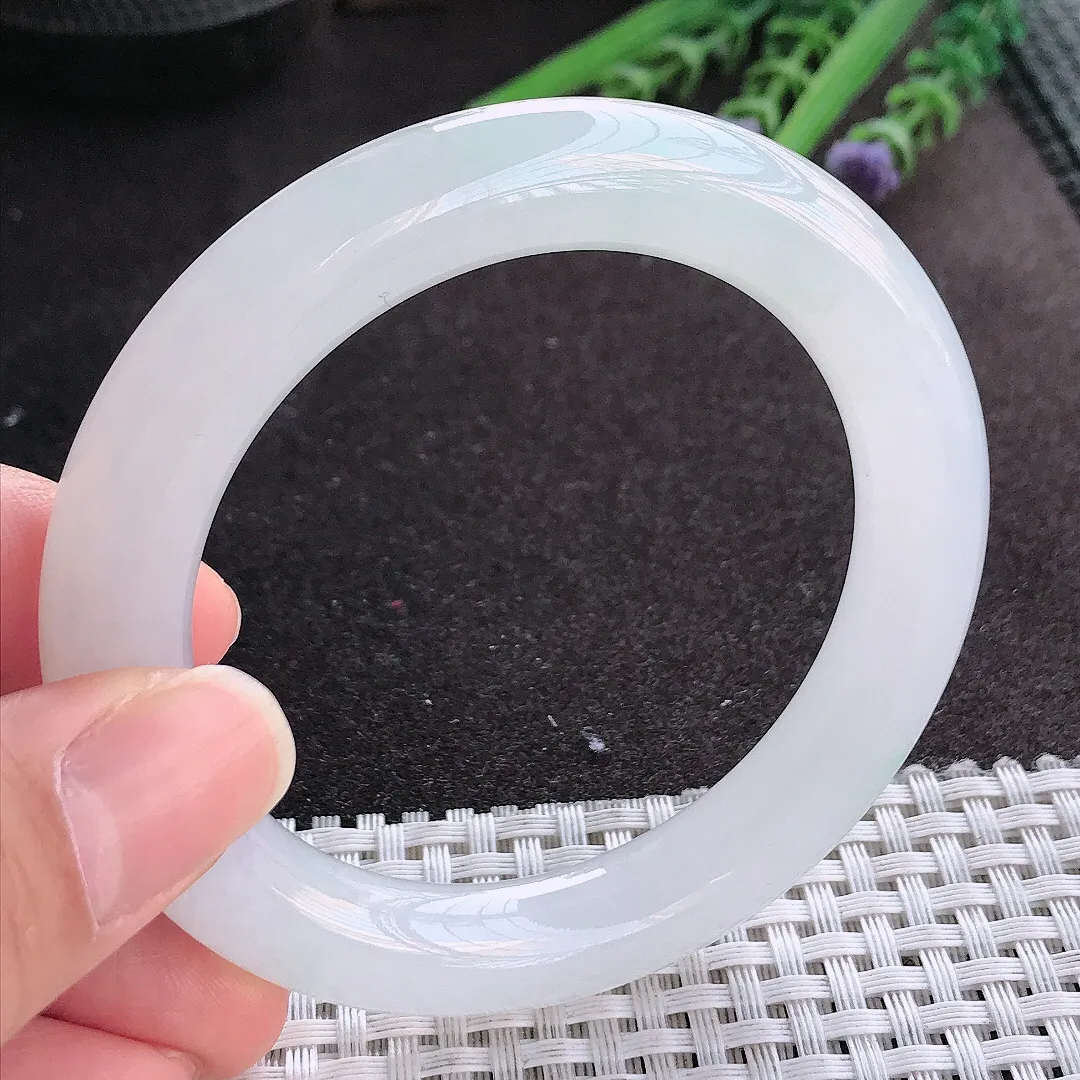 实拍A货翡翠54.5/10.4/10.3老坑冰胶果冻月光白圆条手镯翡翠玉镯手环