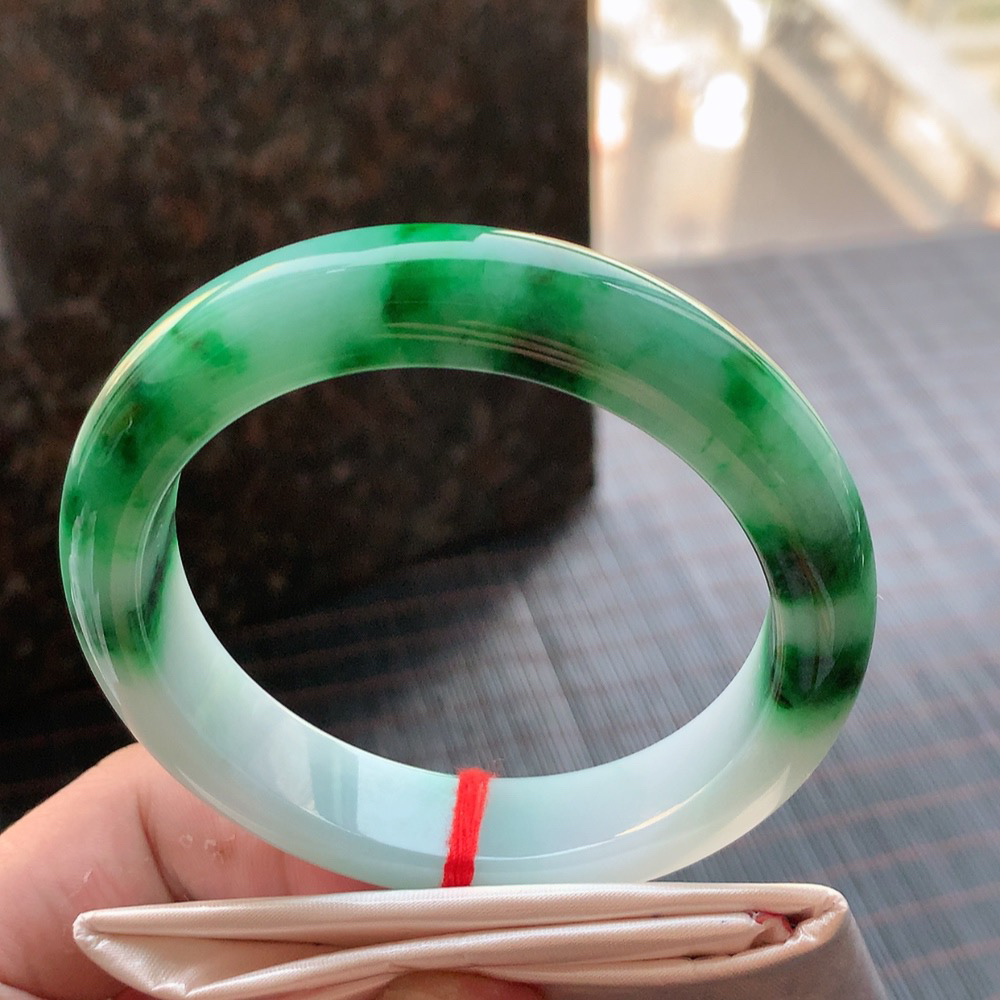 正圈一大节辣绿 无瑕 尺寸:57.1/13.1/9.7 色辣