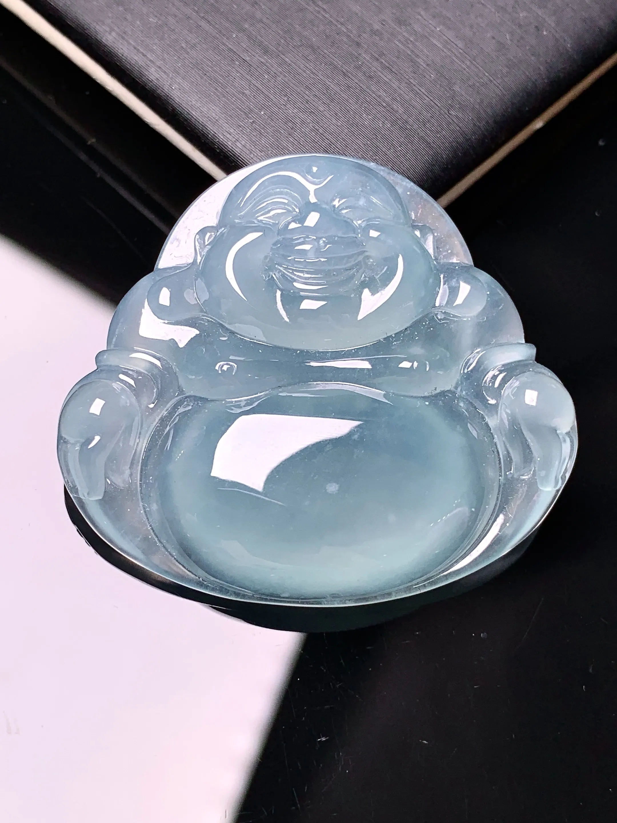 冰种浅蓝佛公吊坠 玉质细腻 色泽清新艳丽 整体尺寸32.3*36.3*7