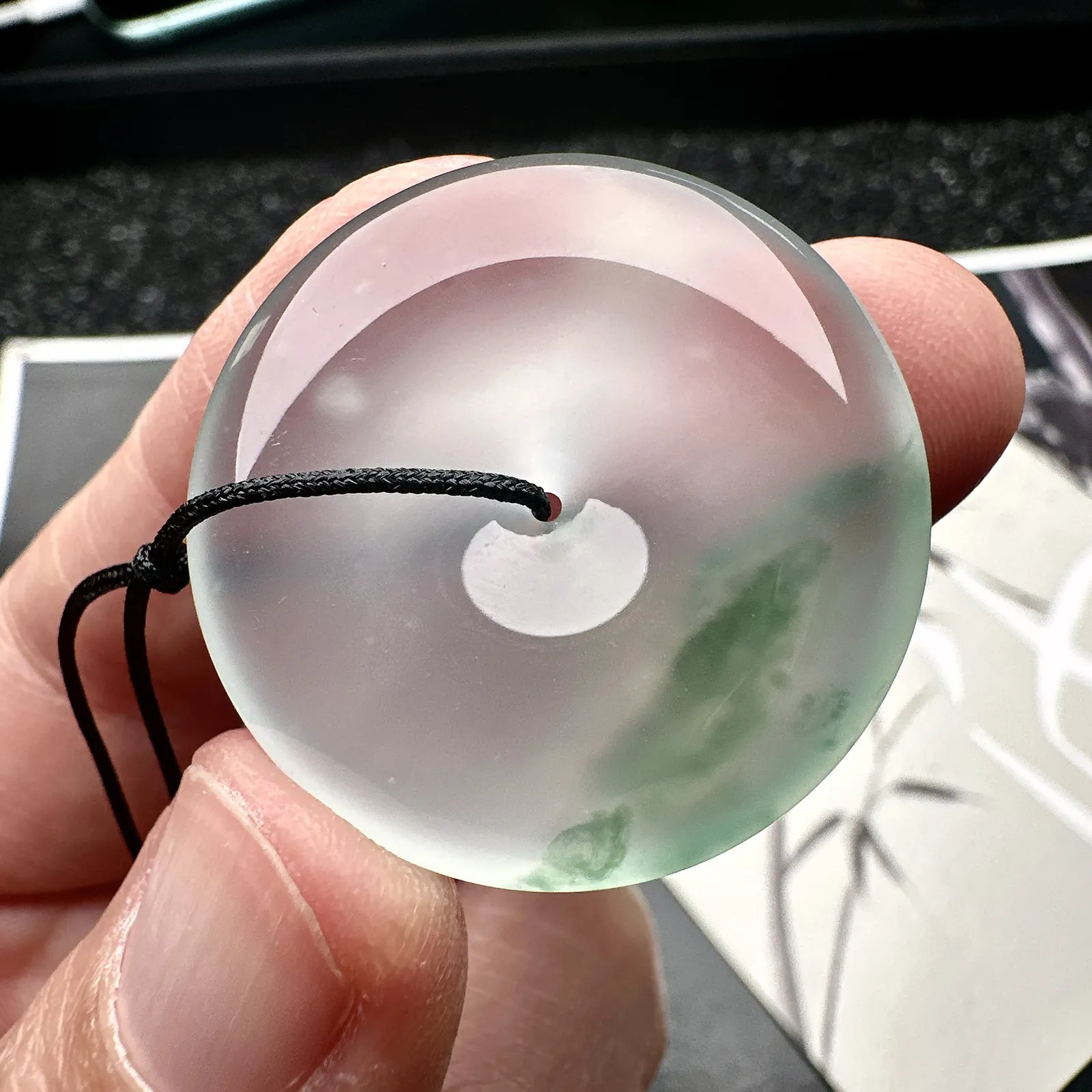 【冰种飘花平安扣】质地细腻冰润，品质很好，冰感十足，胶感明显，收藏品质