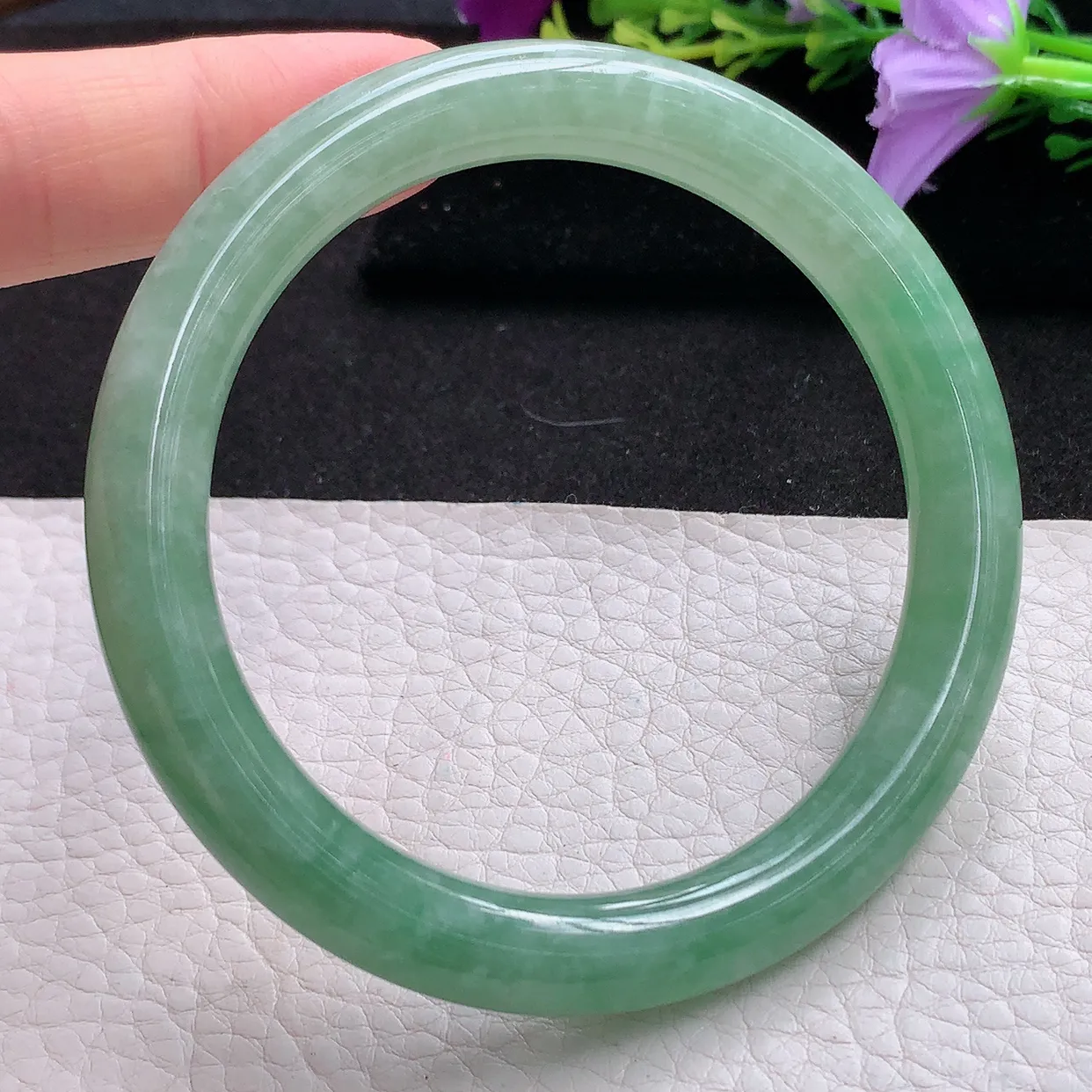 xx实拍59*9美人镯 天然翡翠A货满绿水润圆条玉手环 叮当镯