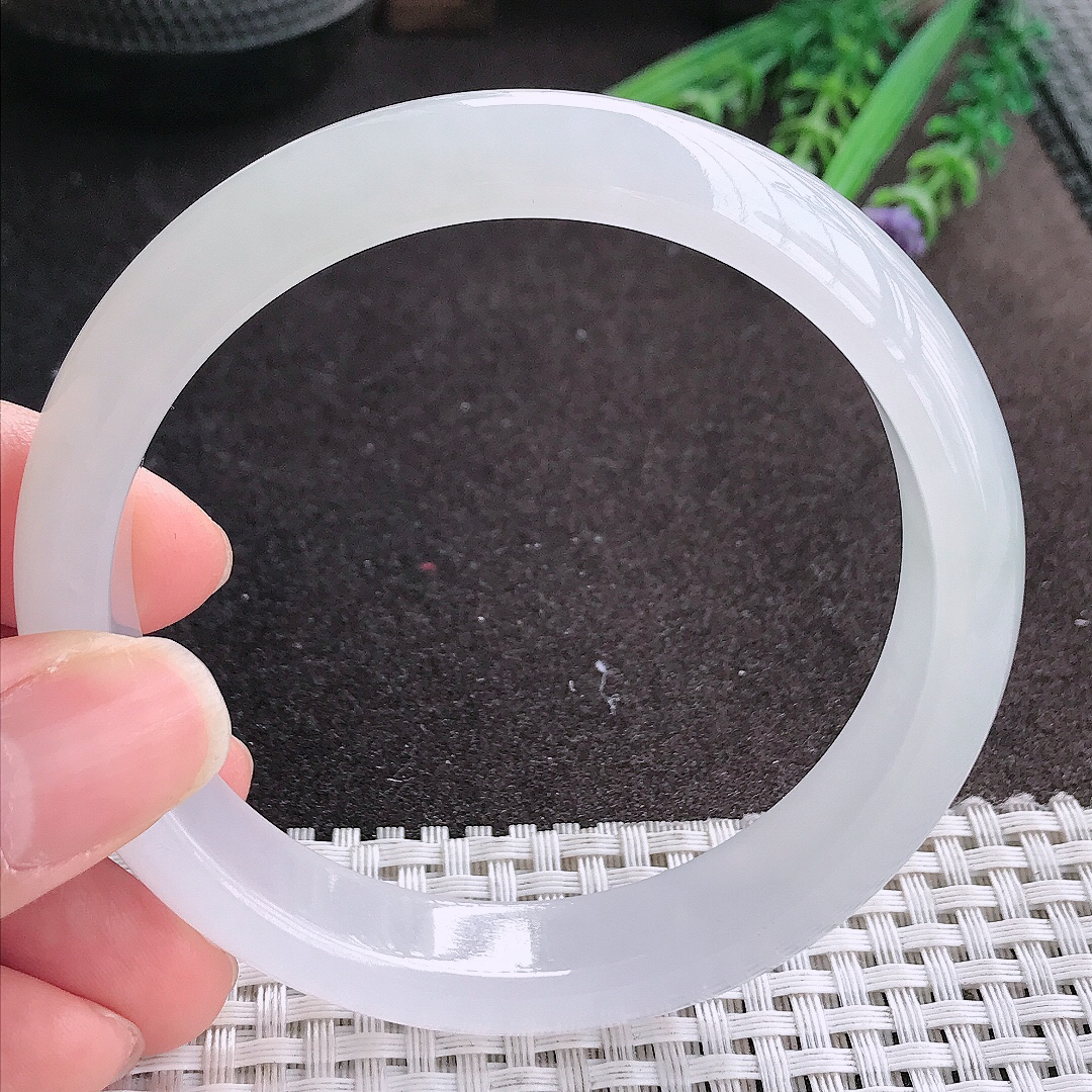实拍A货翡翠61.5/13.4/8老坑冰透果冻胶白冰手镯宽边玉镯手环