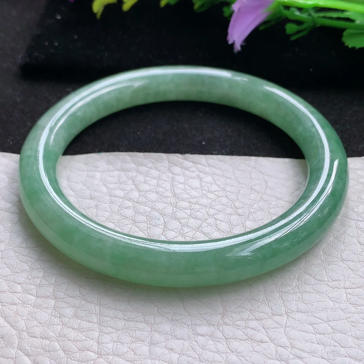 xx实拍59*9美人镯 天然翡翠A货满绿水润圆条玉手环 叮当镯
