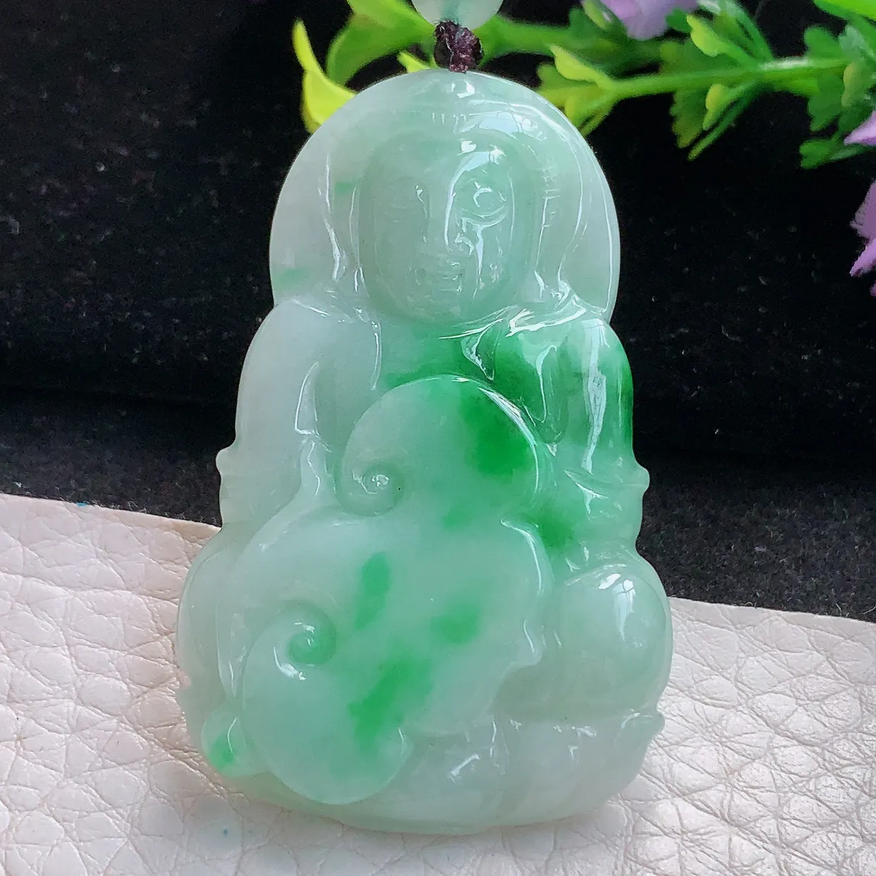 zen实拍49.3*31.5*6缅甸天然翡翠飘辣绿观音玉吊坠 玉挂件