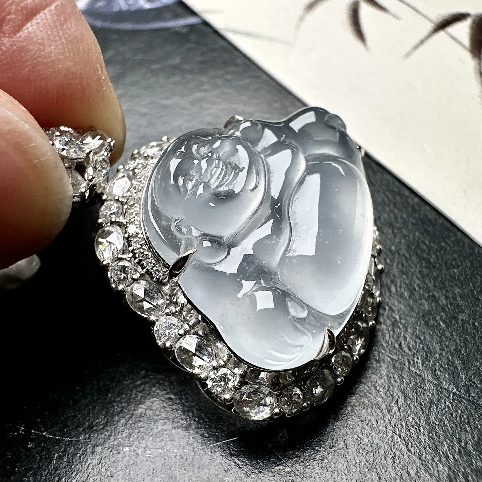 【冰种佛公吊坠】老坑雪花棉，种水上乘，晶莹剔透，纯净通透，莹光感很强，18k金钻镶嵌，裸石尺寸19*25.8*5.5毫米