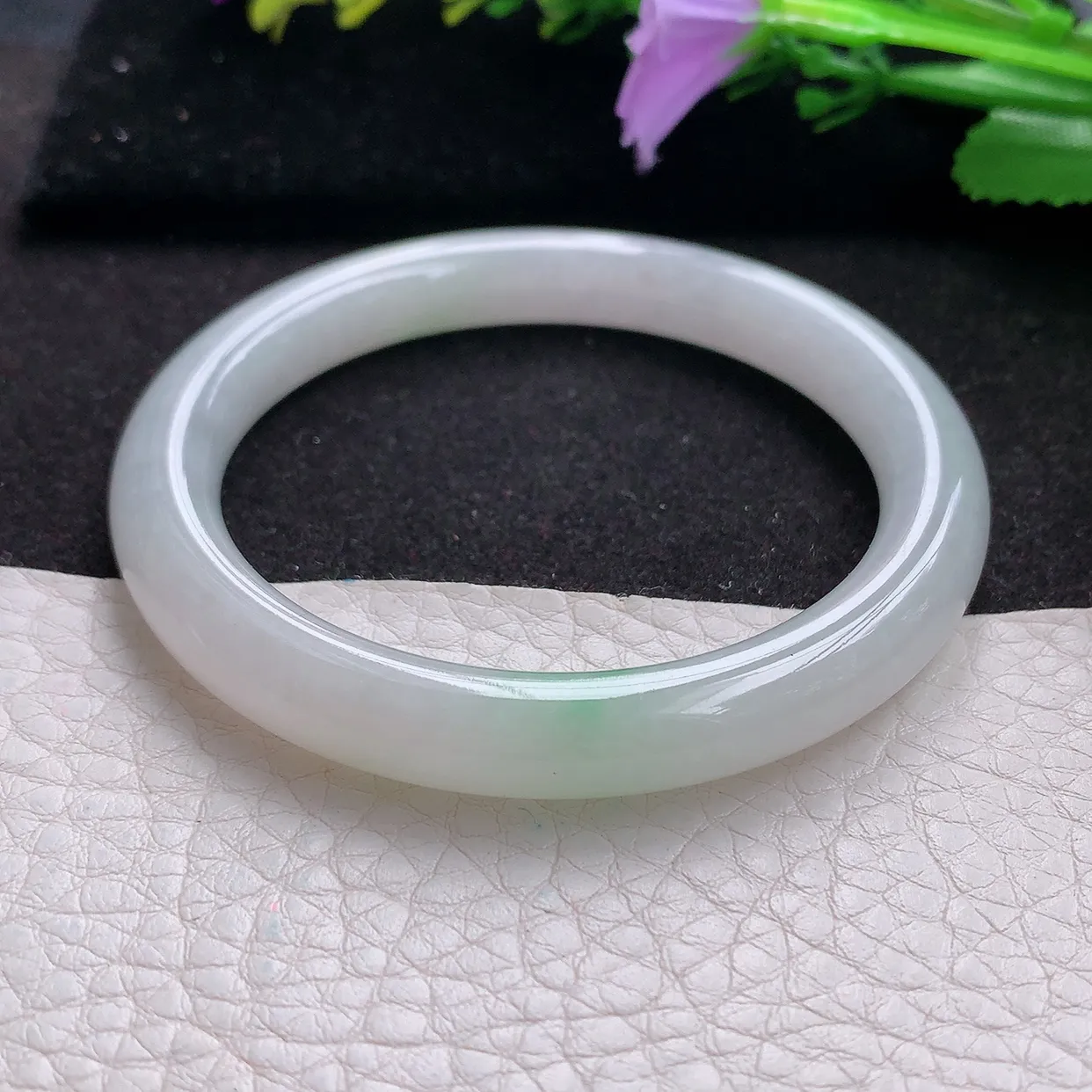 n小圈口52*8.3*8美人镯 天然翡翠A货玉手镯飘绿圆条玉镯子 叮当镯