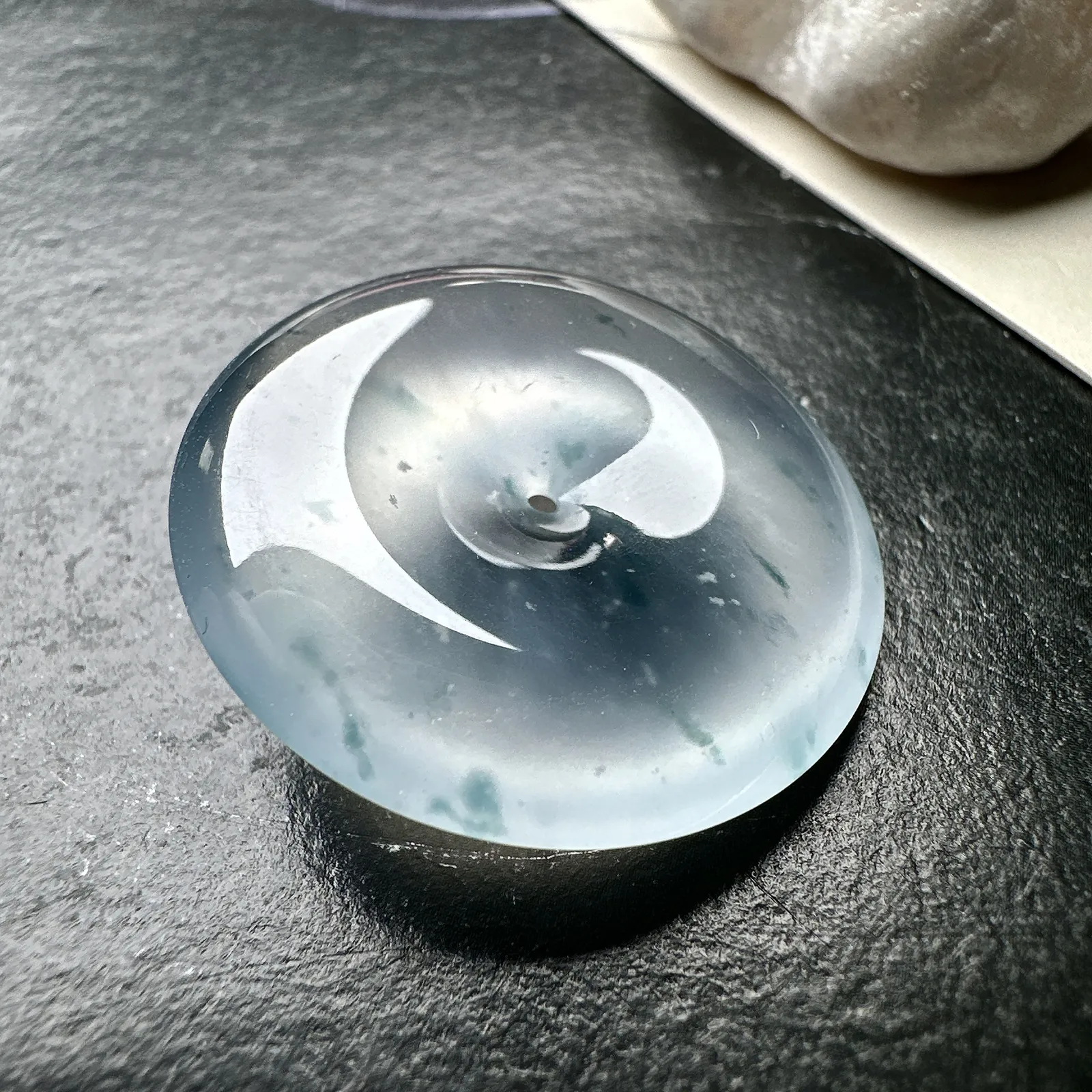 【冰种飘花平安扣】质地细腻冰润，品质很好，冰感十足，胶感明显，收藏品质。