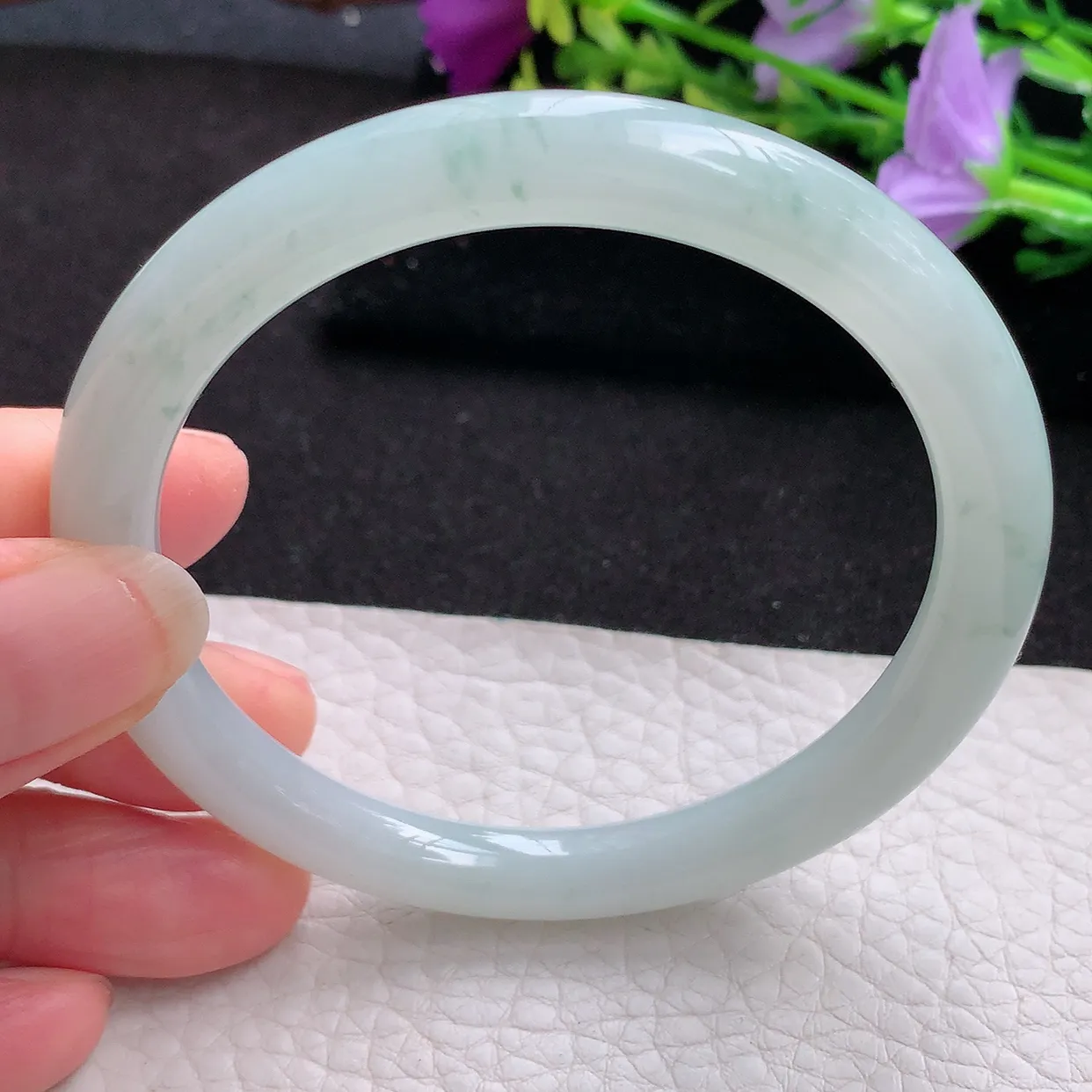 xx实拍57*8.2美人镯 天然翡翠A货飘花水润圆条玉手环 叮当镯