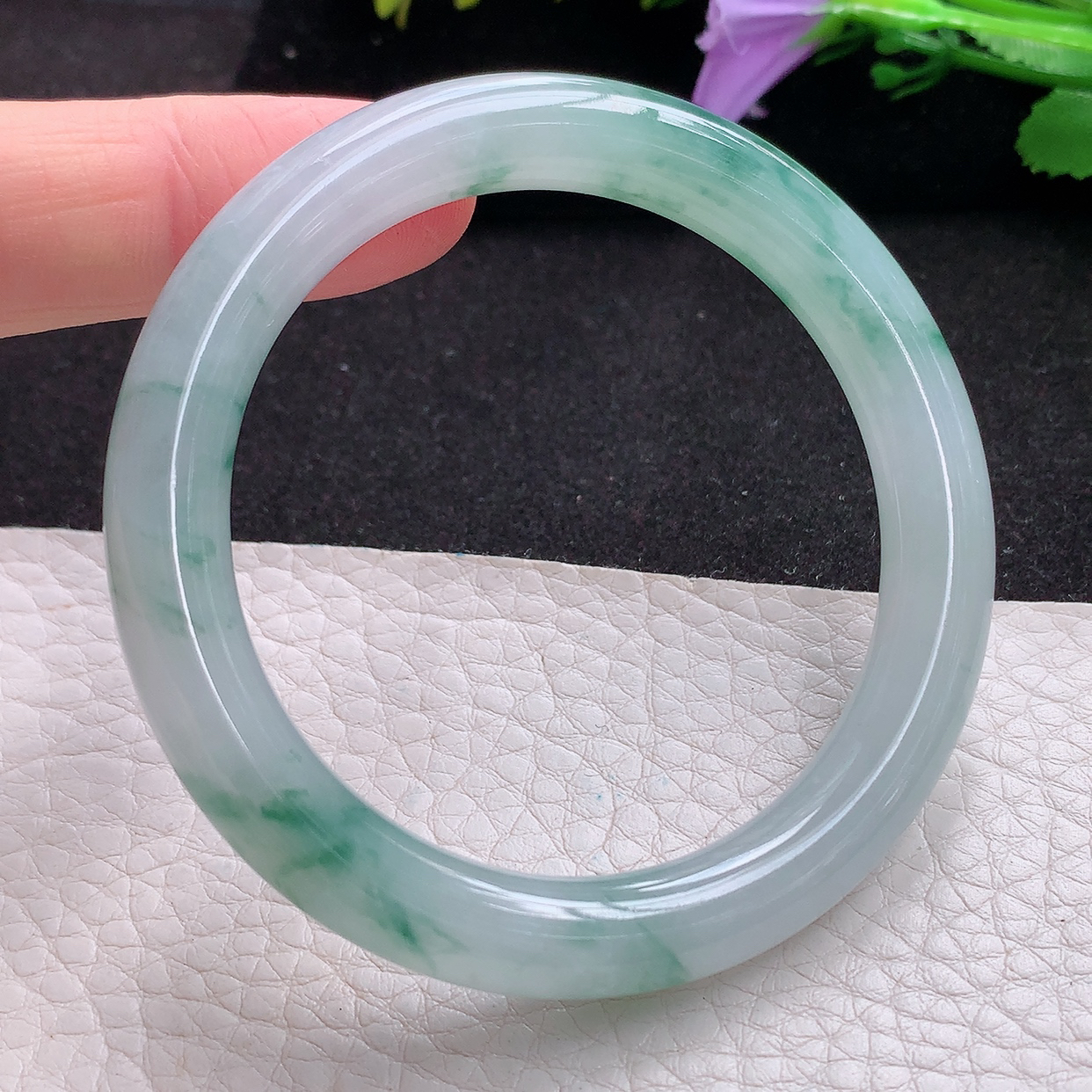 yh小圈口51*8.5美人镯 天然翡翠A货飘花玉手镯秀气水润圆条玉手环