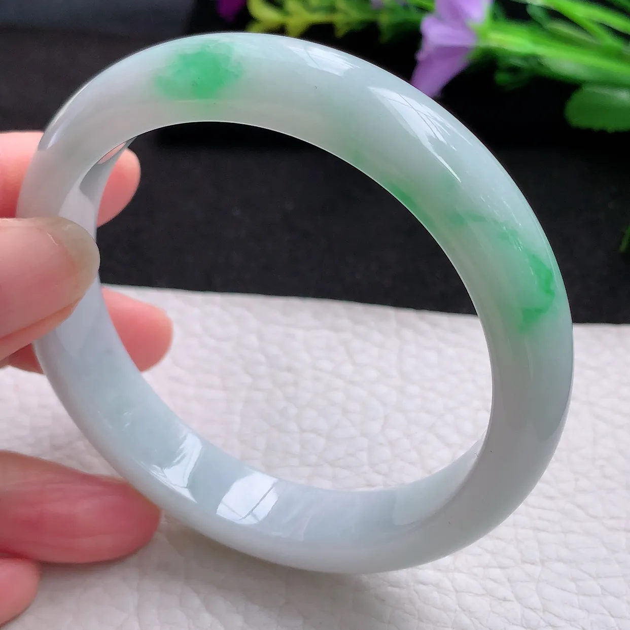 yh大圈口60*12.8*8.2平安镯 天然翡翠A货手镯细润白底青宽边玉手环