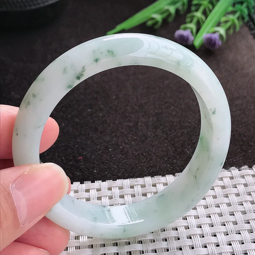 实拍A货翡翠54/13/7.7老坑精美秀气飘花手镯宽边玉镯手环