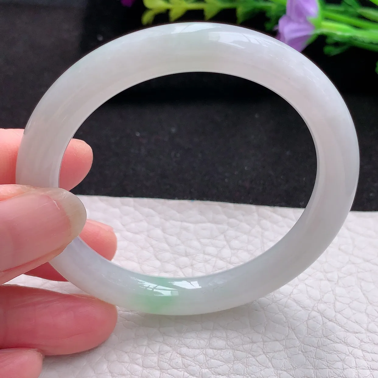 n小圈口52*8.3*8美人镯 天然翡翠A货玉手镯飘绿圆条玉镯子 叮当镯