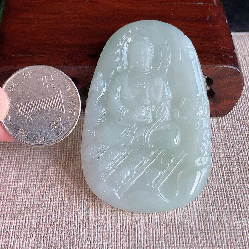 a货翡翠冰润晴底大日如来吊坠 尺寸60×39.4×6.2mm 重量35.10g 1230