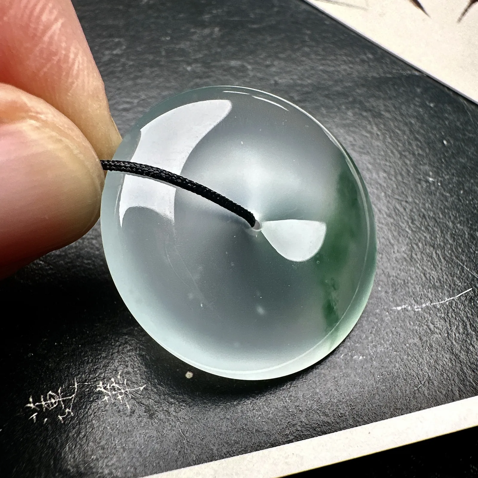 【冰种飘花平安扣】质地细腻冰润，品质很好，冰感十足，胶感明显，收藏品质