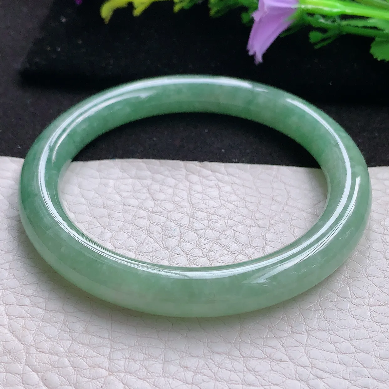 xx实拍59*9美人镯 天然翡翠A货满绿水润圆条玉手环 叮当镯