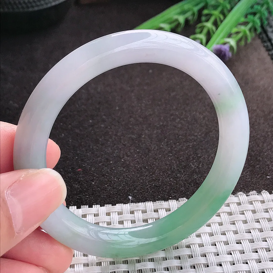 实拍A货翡翠54/8.7/9.2老坑冰润起胶飘绿圆条手镯玉镯手环