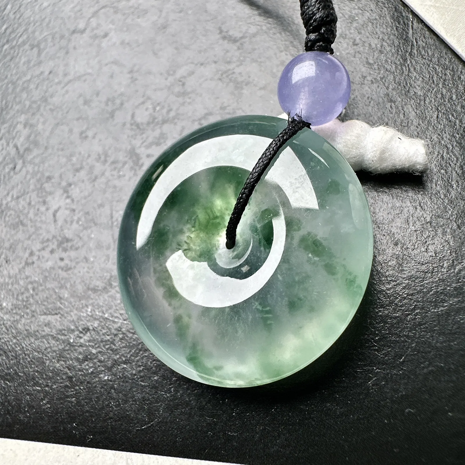 【冰种飘花平安扣】质地细腻，品质很好，冰感十足，胶感明显，收藏品质