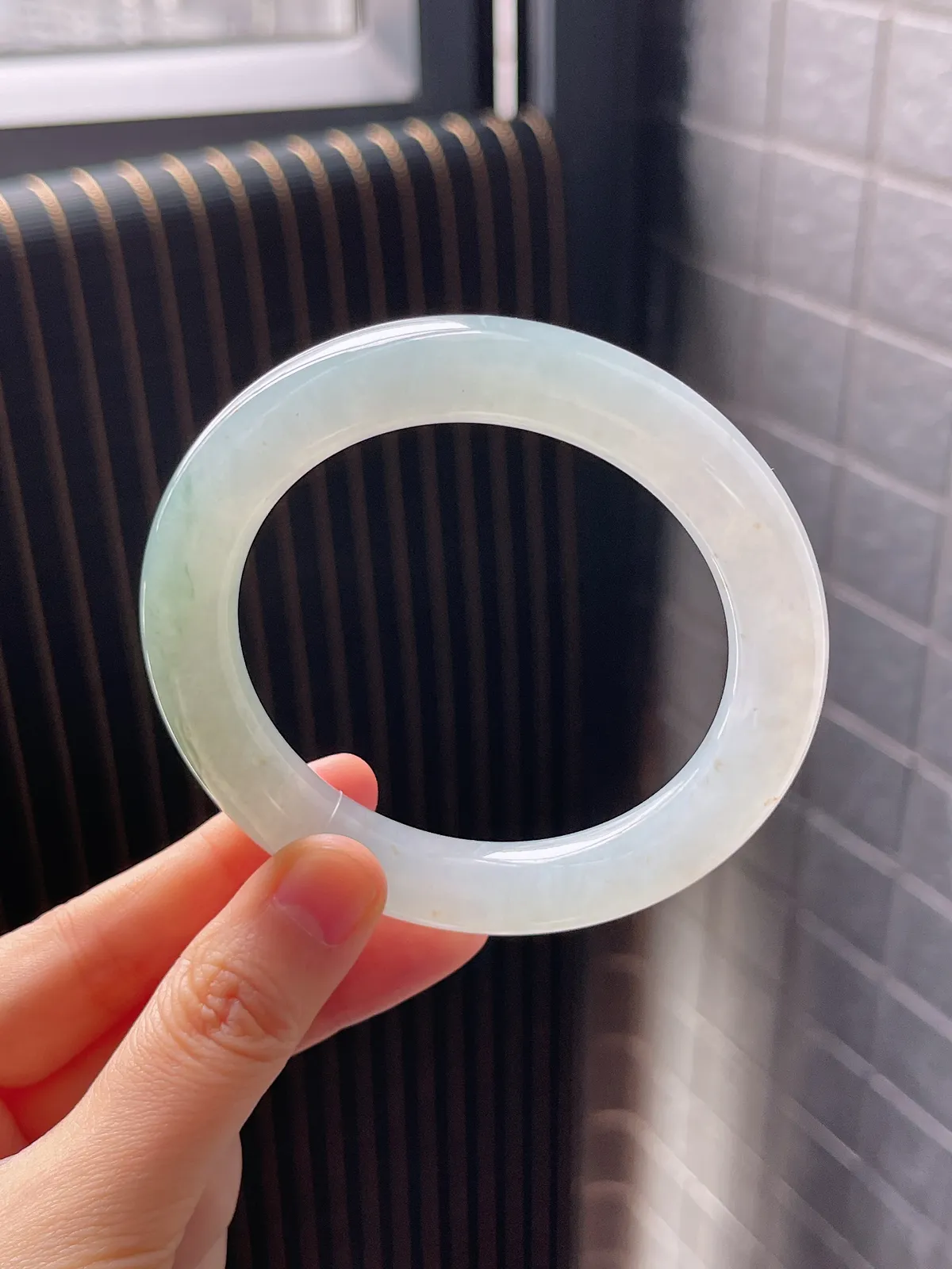 圆镯58圈口，翡翠手镯