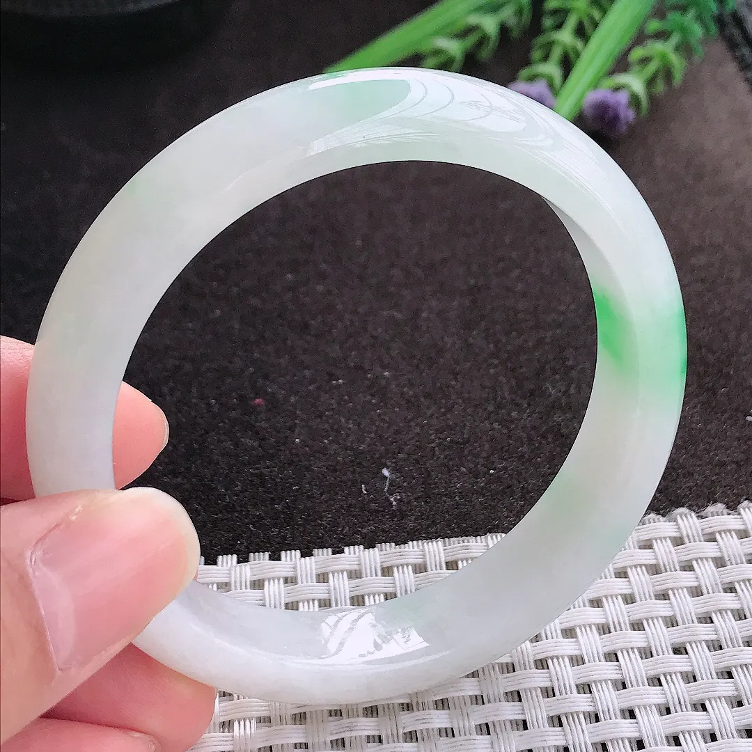实拍A货翡翠57/12.7/8.1老坑冰胶水灵飘阳绿手镯宽边玉镯手环