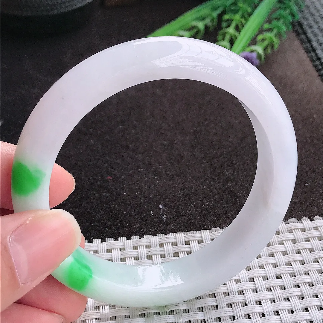 实拍A货翡翠58.5/12.5/8.8老坑冰润翠阳绿白底青手镯宽边玉镯手环