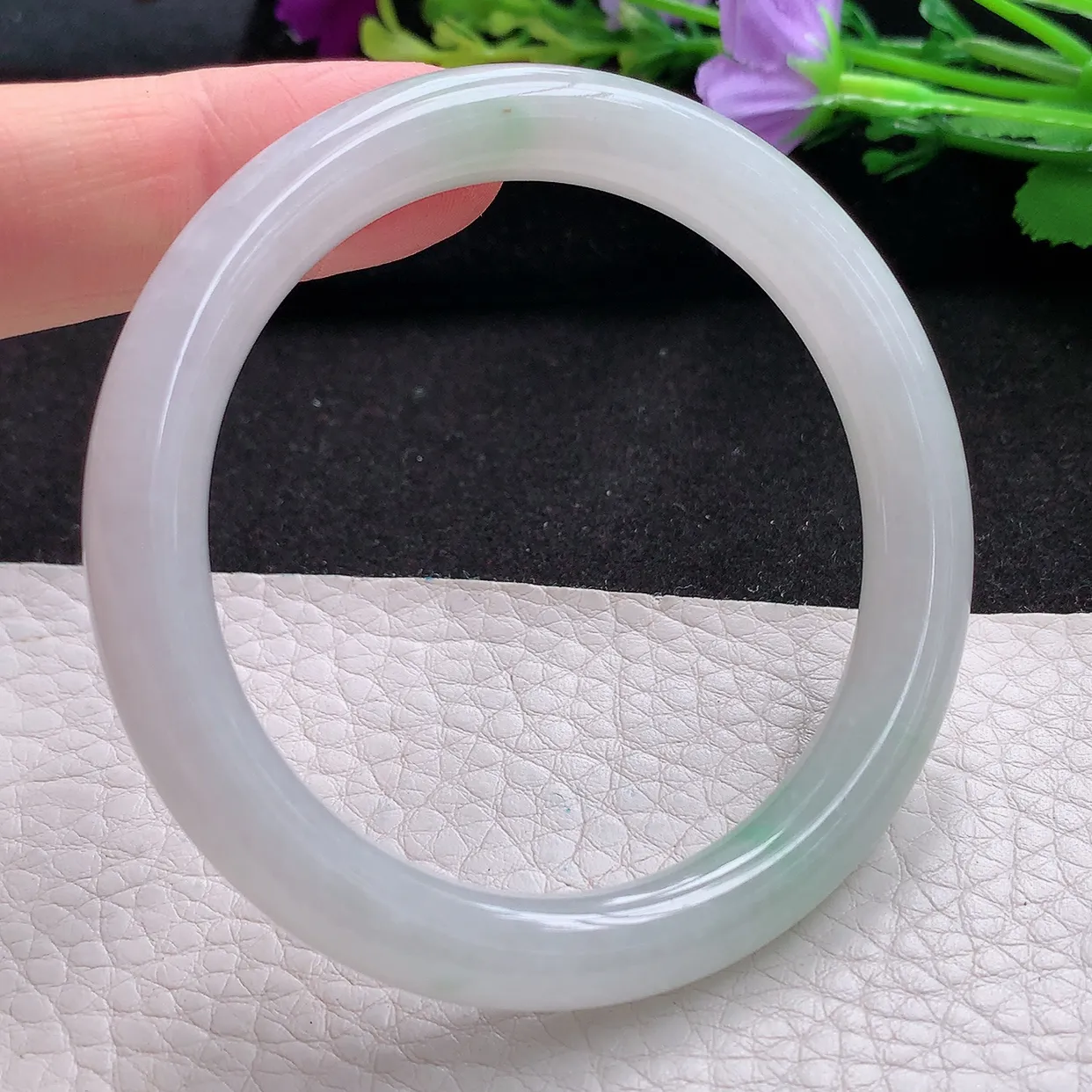 n小圈口52*8.3*8美人镯 天然翡翠A货玉手镯飘绿圆条玉镯子 叮当镯