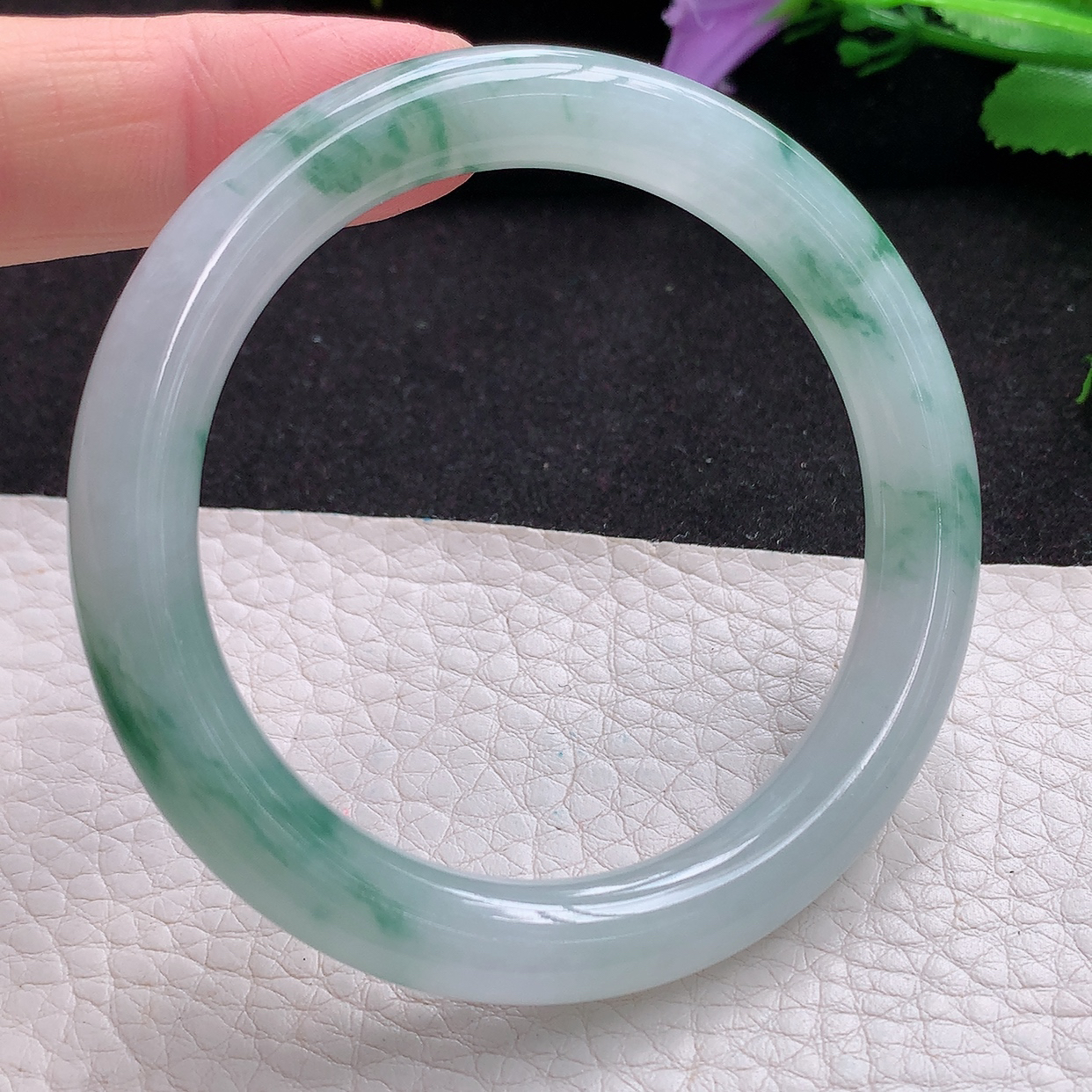 yh小圈口51*8.5美人镯 天然翡翠A货飘花玉手镯秀气水润圆条玉手环