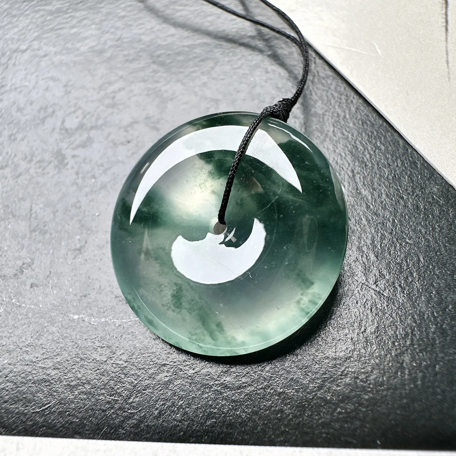 【冰种飘花平安扣】质地细腻，品质很好，冰感十足，胶感明显，收藏品质