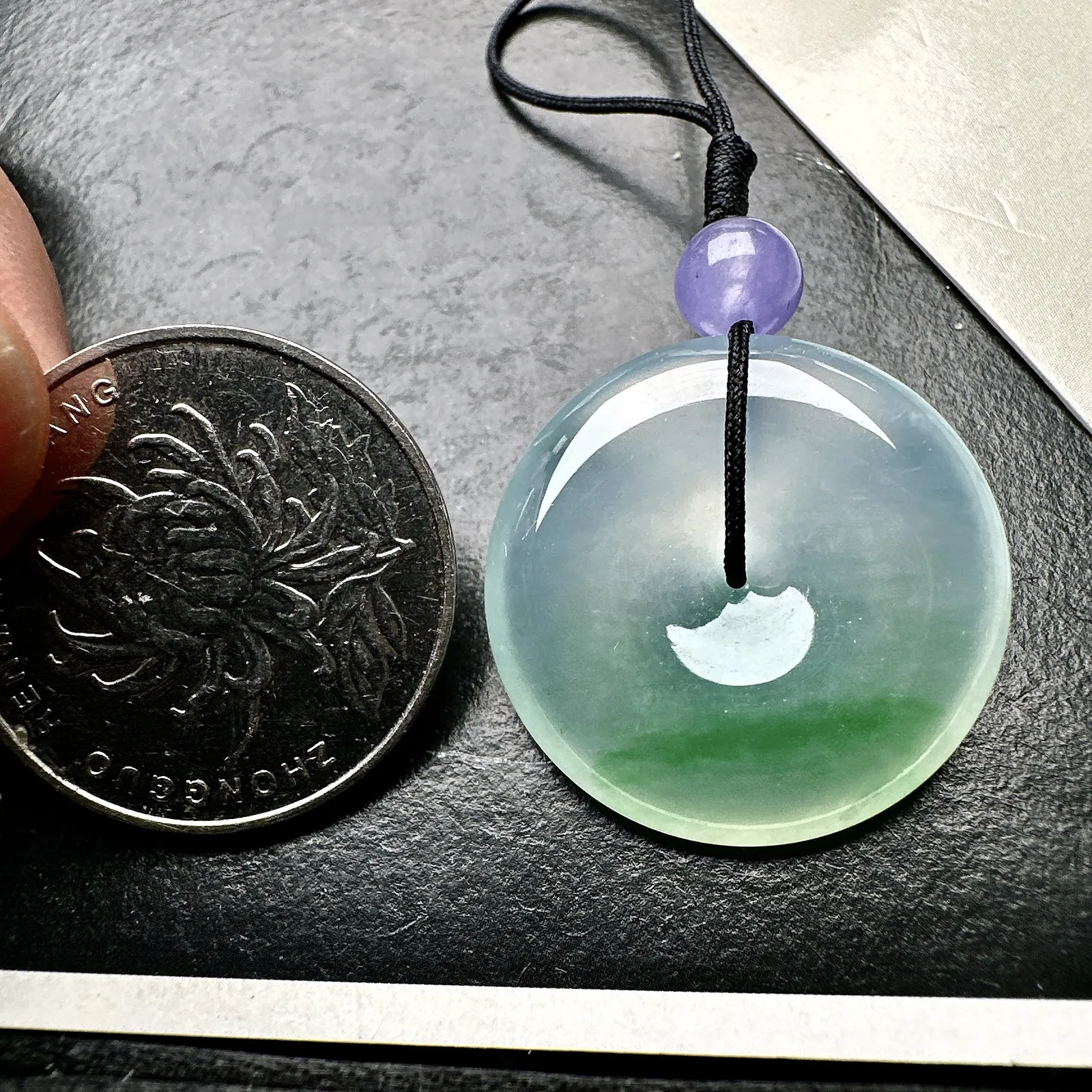 【冰种飘花平安扣】质地细腻冰润，品质很好，冰感十足，胶感明显，收藏品质